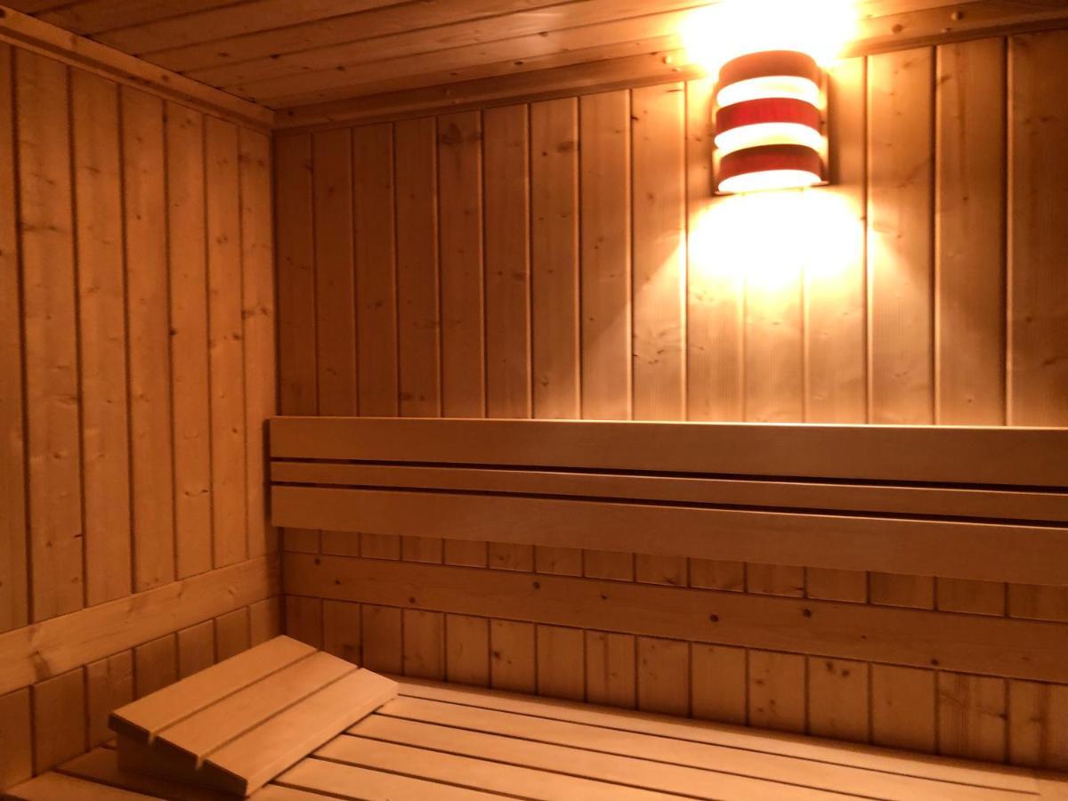 Grosszuegiges Reetdachhaus An Der Nordsee Langenhorn Exteriör bild