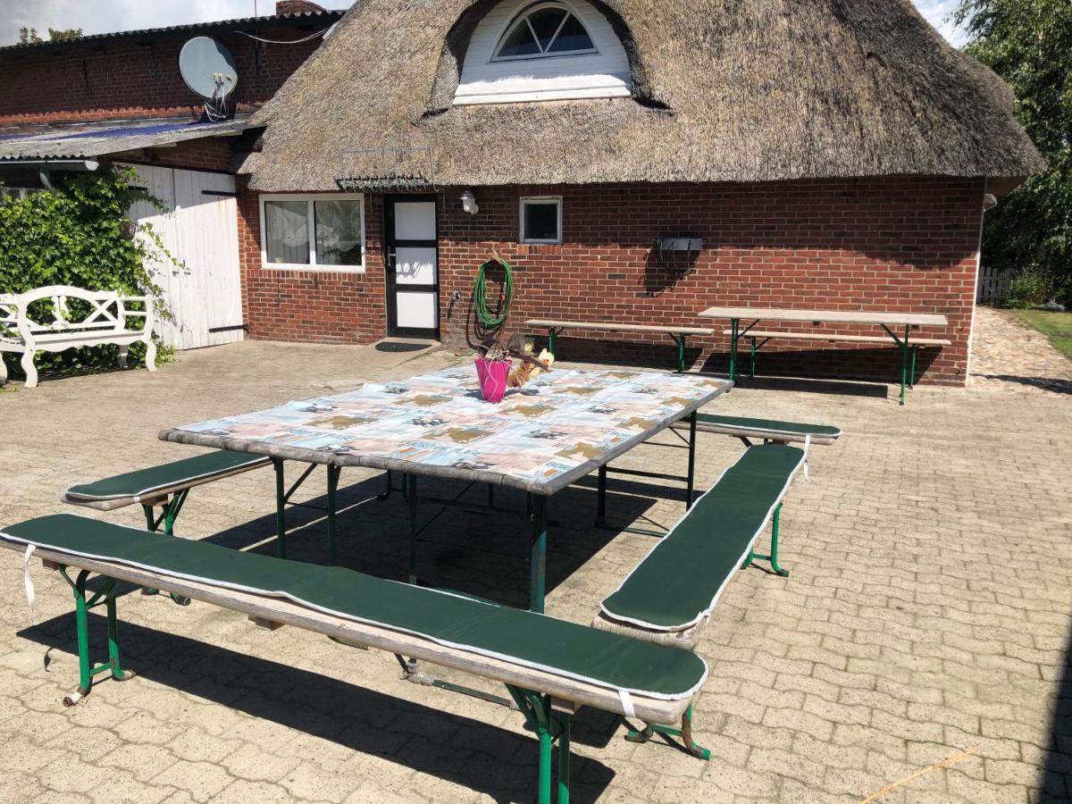 Grosszuegiges Reetdachhaus An Der Nordsee Langenhorn Exteriör bild
